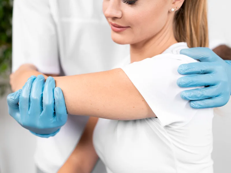 Chiropractic care for arm pain at Alma Sana Chiropractic Studio in Tucson