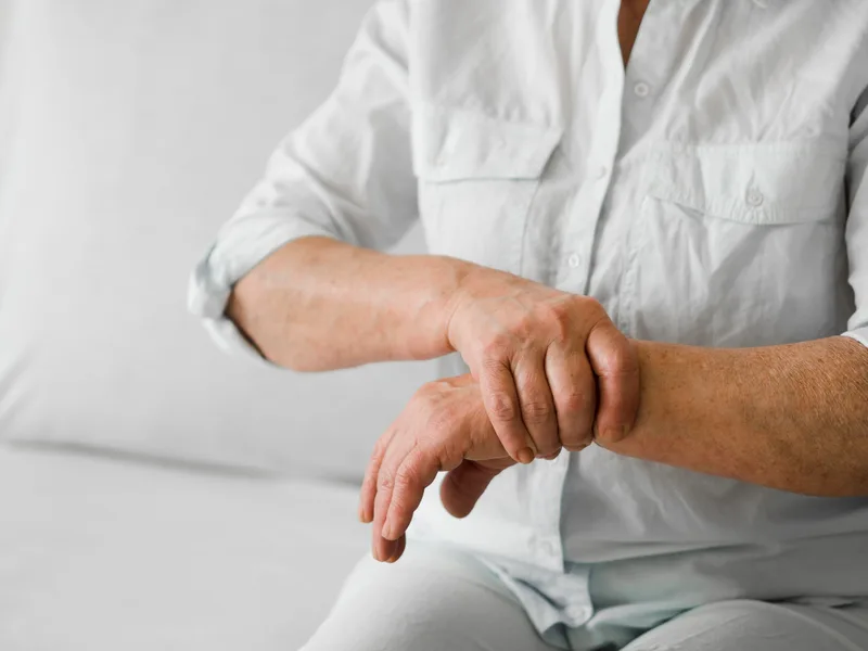 Chiropractic care for carpal tunnel syndrome at Alma Sana Chiropractic Studio in Tucson