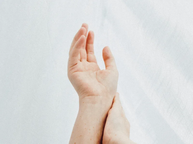How Alma Sana Chiropractic Studio treats neuropathy in Tucson