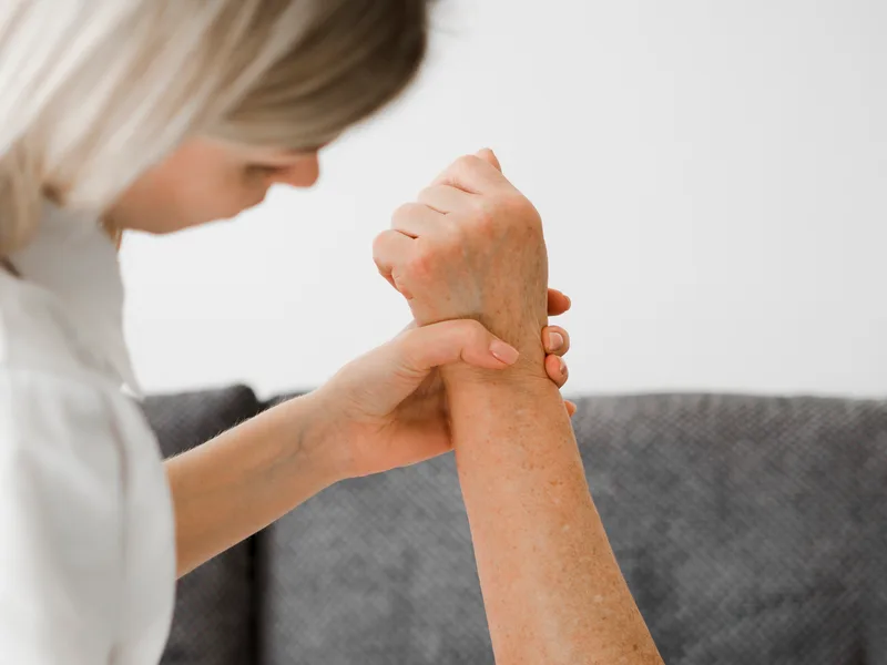 Chiropractic care for neuropathy at Alma Sana Chiropractic Studio in Tucson