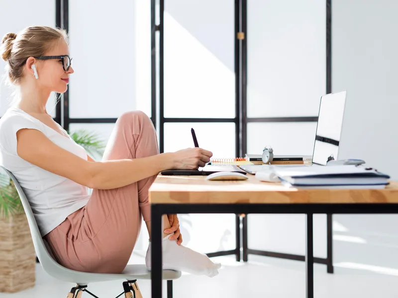 Alma Sana Chiropractic Studio treating poor posture in Tucson