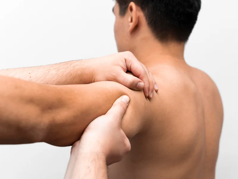 How Alma Sana Chiropractic Studio treats rotator cuff injury in Tucson