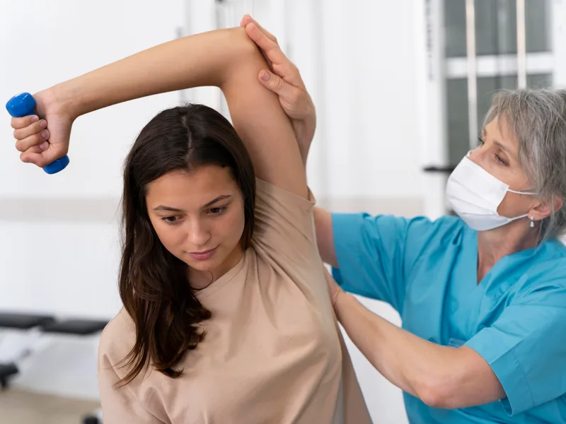 Alma Sana Chiropractic Studio treating rotator cuff injury in Tucson
